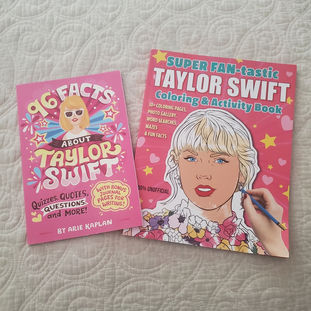 Taylor Swift Activity and Quiz Book Set